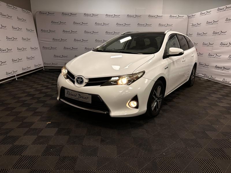 TOYOTA Auris Touring Sports 2015