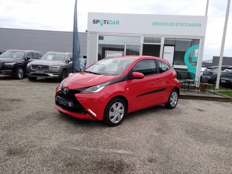 Toyota Aygo 1.0 VVT-i x-cite 4 Rouge Chilien